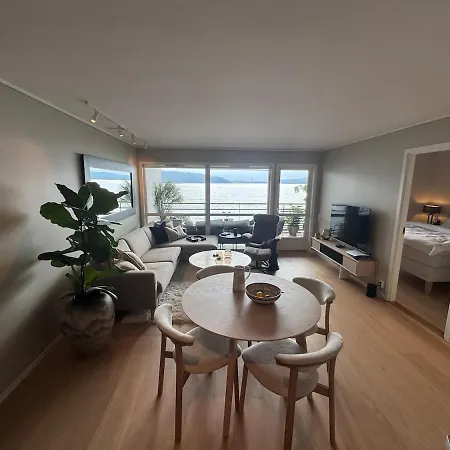 Apartment With Balcony Right By The Sea Bergen